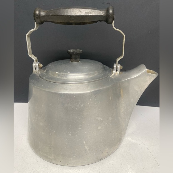 Aluminum Teapot by Miracle Maid Cookware - Picture 3 of 17